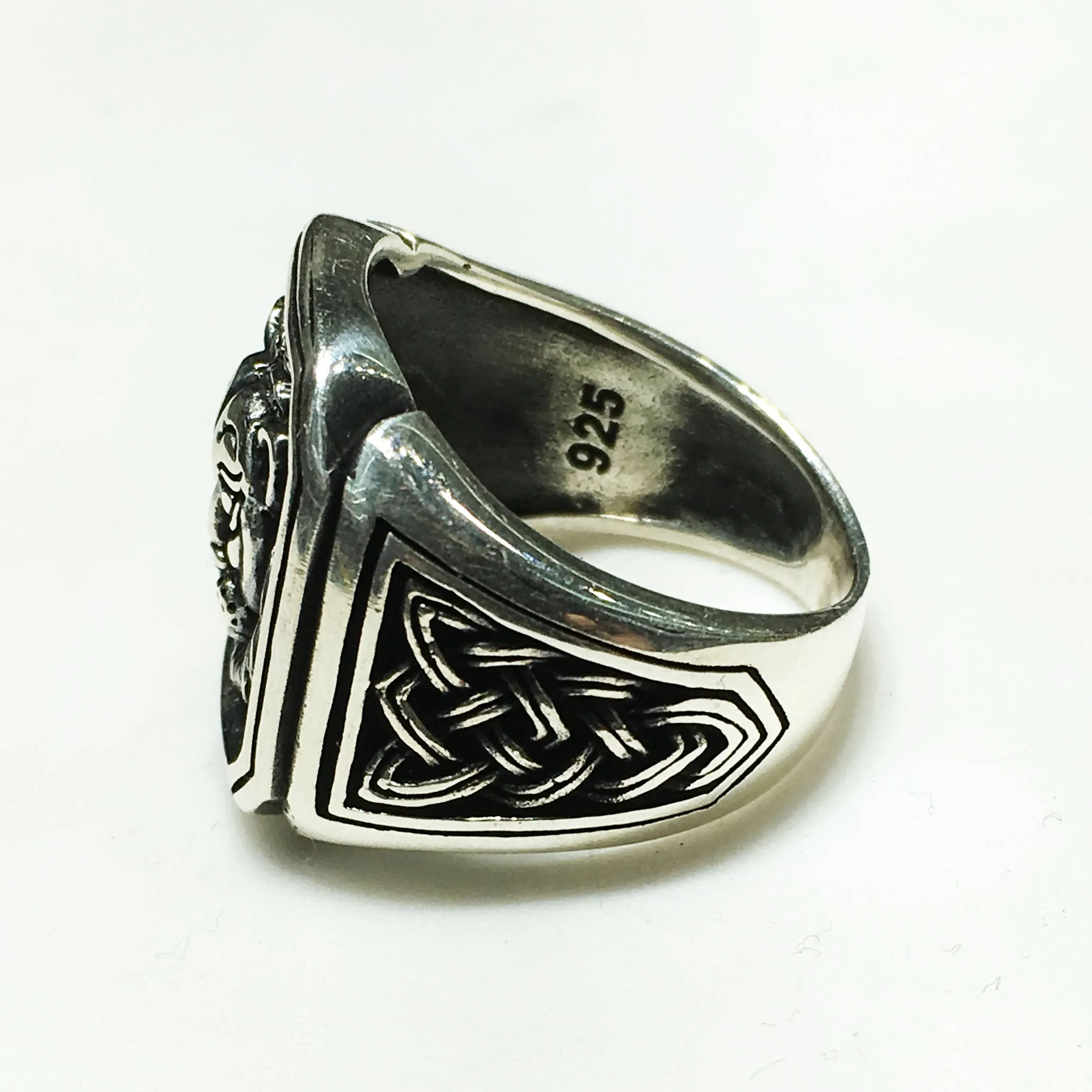 Antique-Finish Framed Lion Visage Ring (Silver)