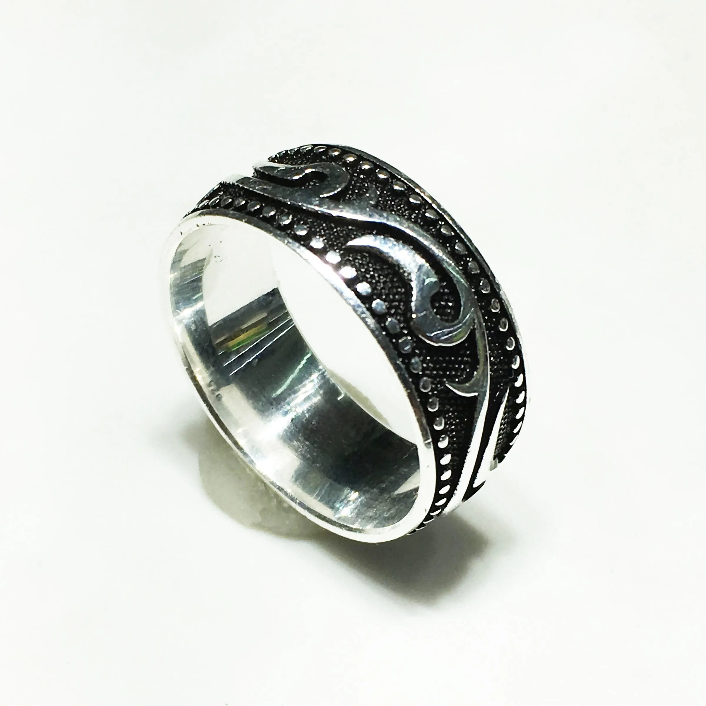 Antique-Finish Horus Eye Motif Band (Silver)