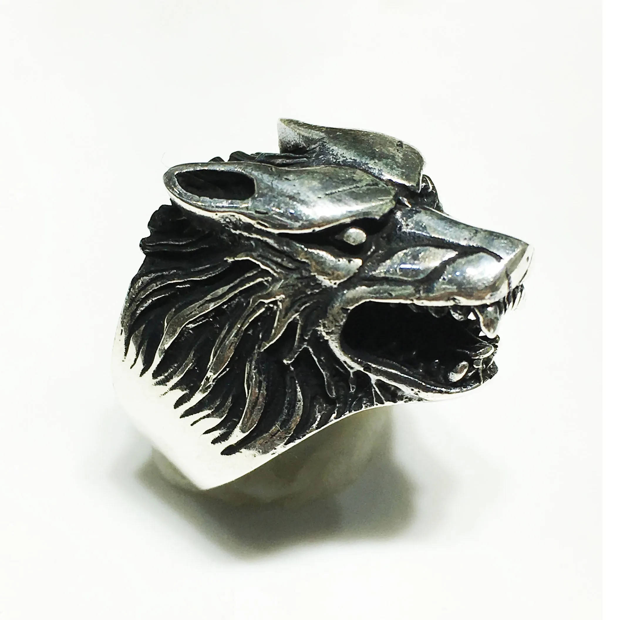 Antique-Finish Wolf Head Ring