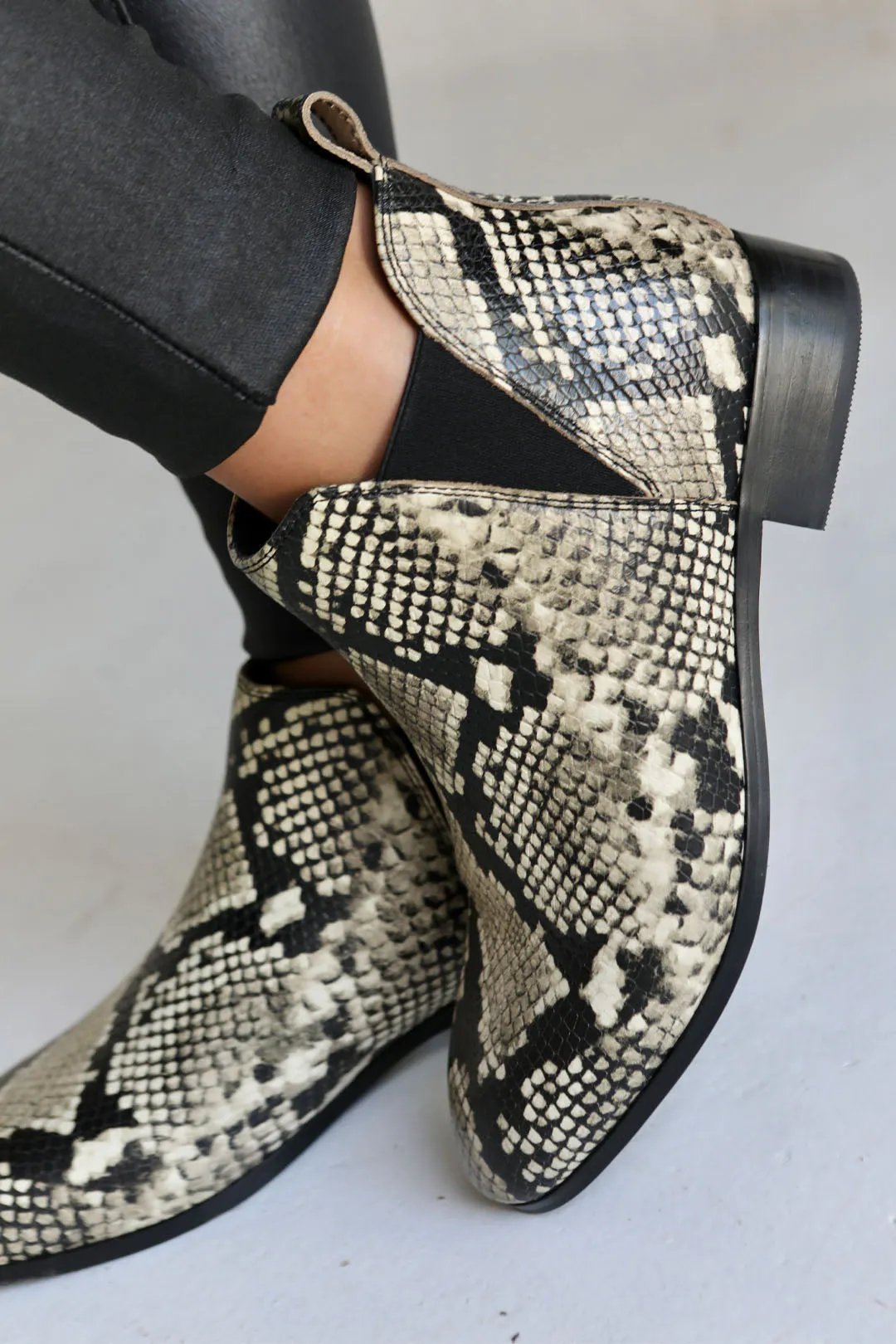 Aria Beige Snake