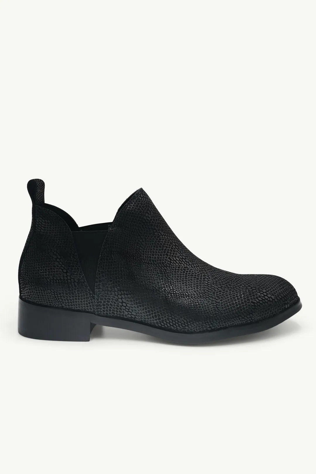 Aria Black Snake