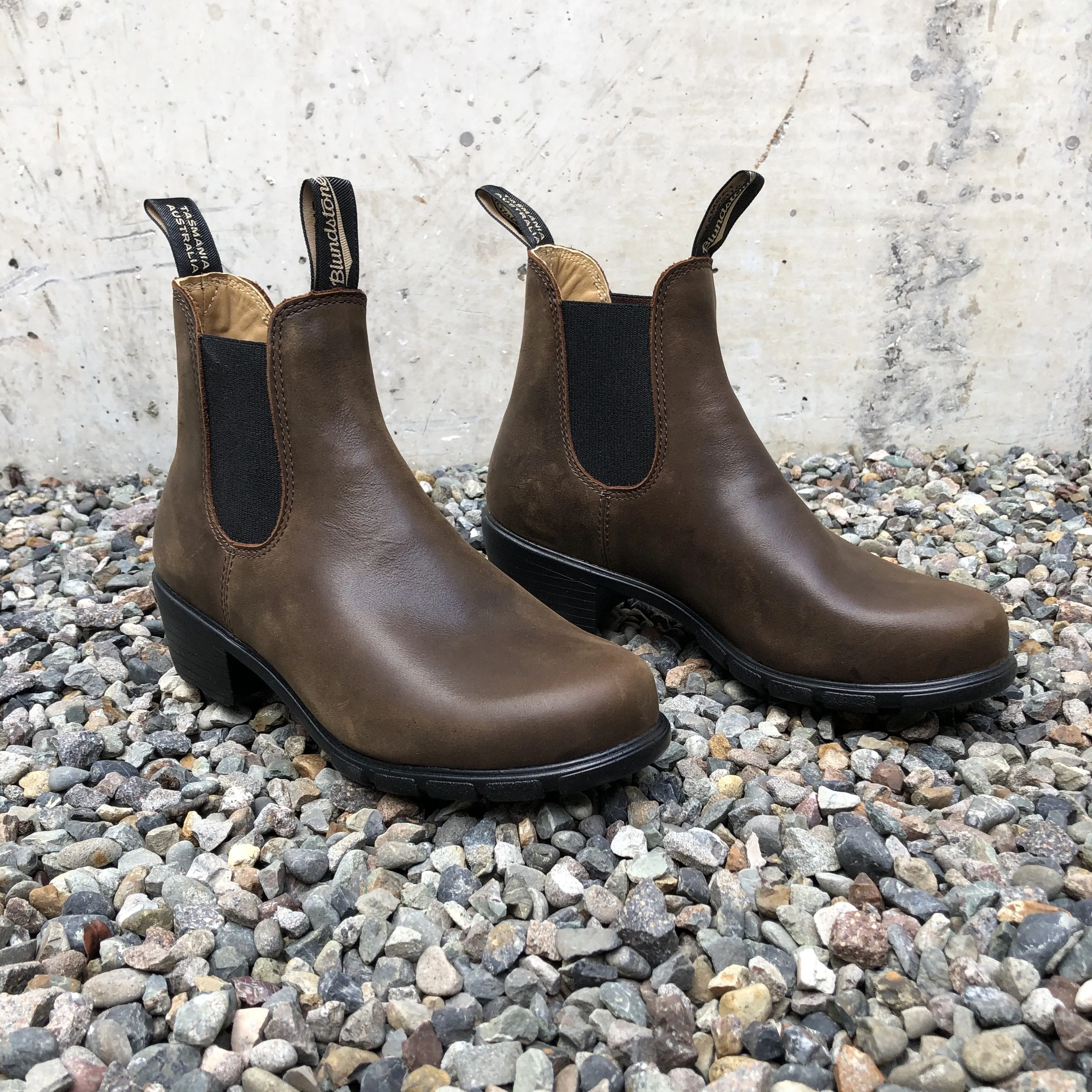Blundstone - 1673 Womens Heeled Chelsea Boot - Antique Brown
