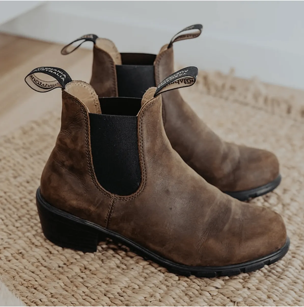 Blundstone - 1673 Womens Heeled Chelsea Boot - Antique Brown