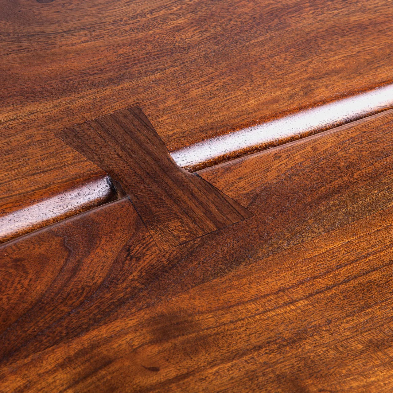Cambridge Live-Edge Gathering Table