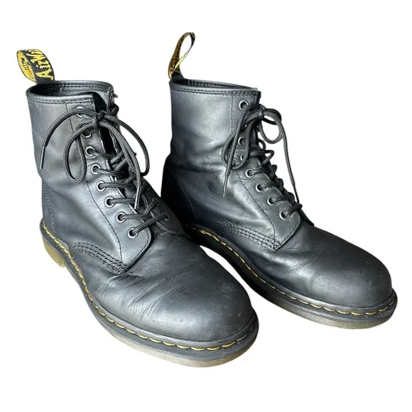 Dr. Martens 1460 Originals 8-Eye, Unisex, Soft Toe Boots Size 9 NO BOX