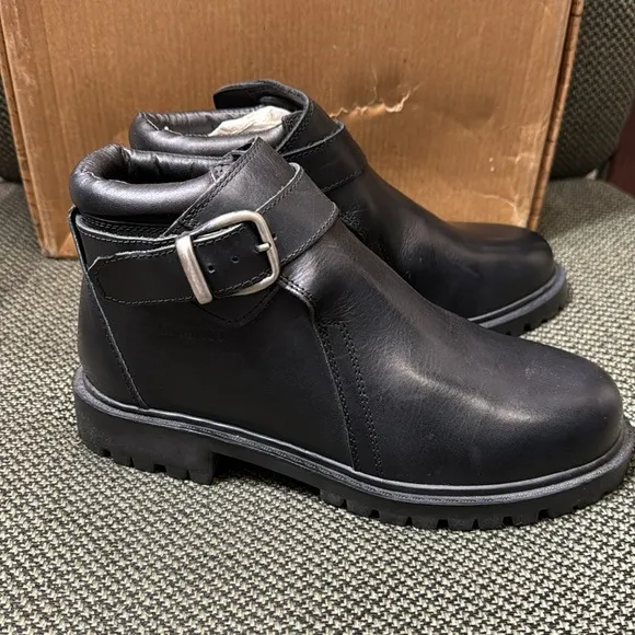 DURANGO Boot sz 4 boys
