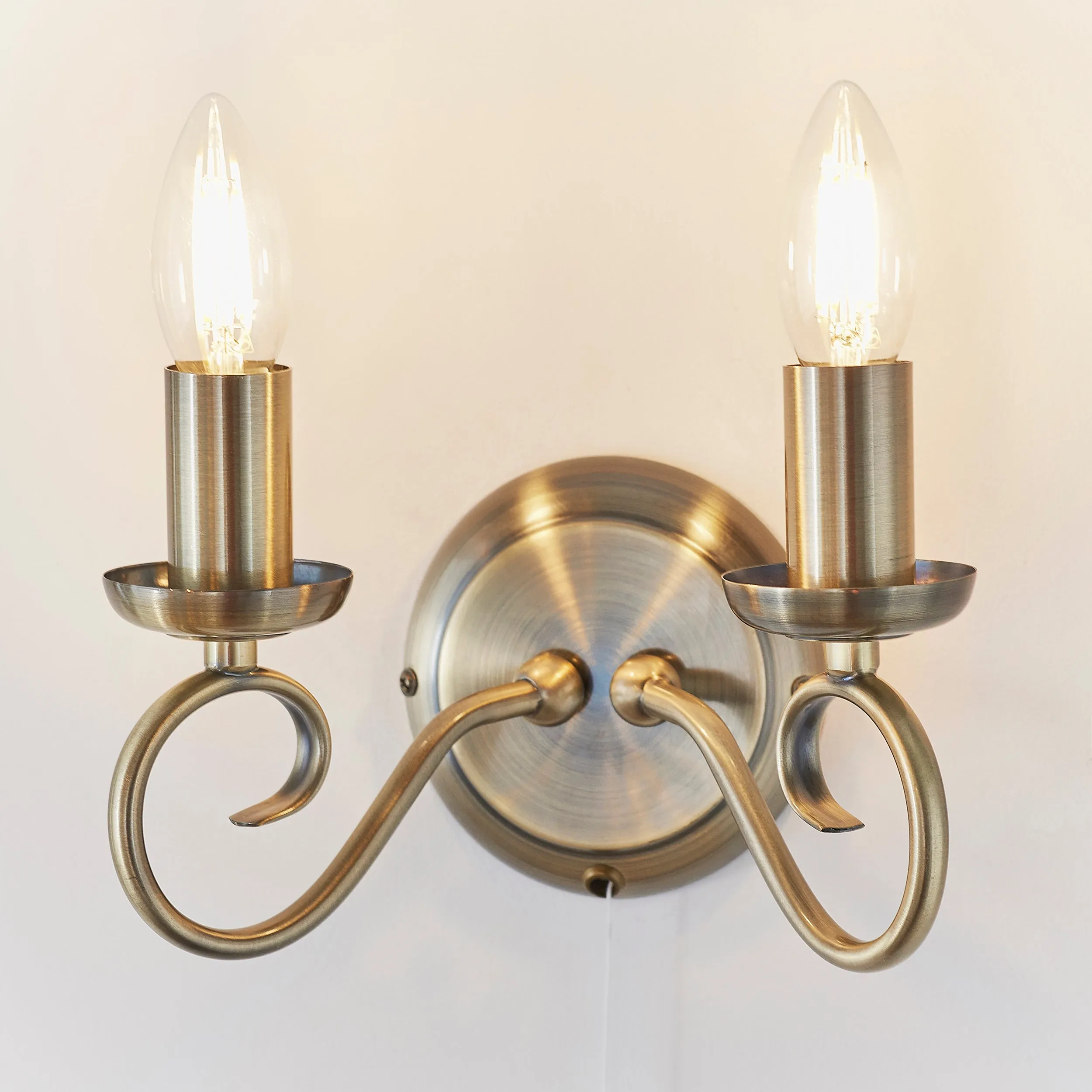 Endon 180-2AN Trafford 2lt Wall Antique brass plate 2 x 60W E14 candle (Required)
