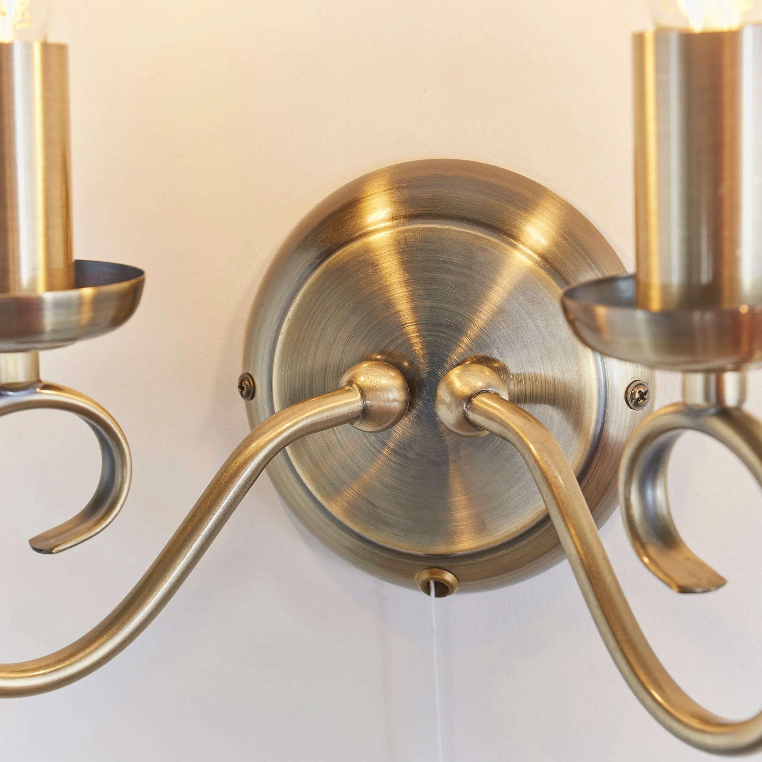 Endon 180-2AN Trafford 2lt Wall Antique brass plate 2 x 60W E14 candle (Required)