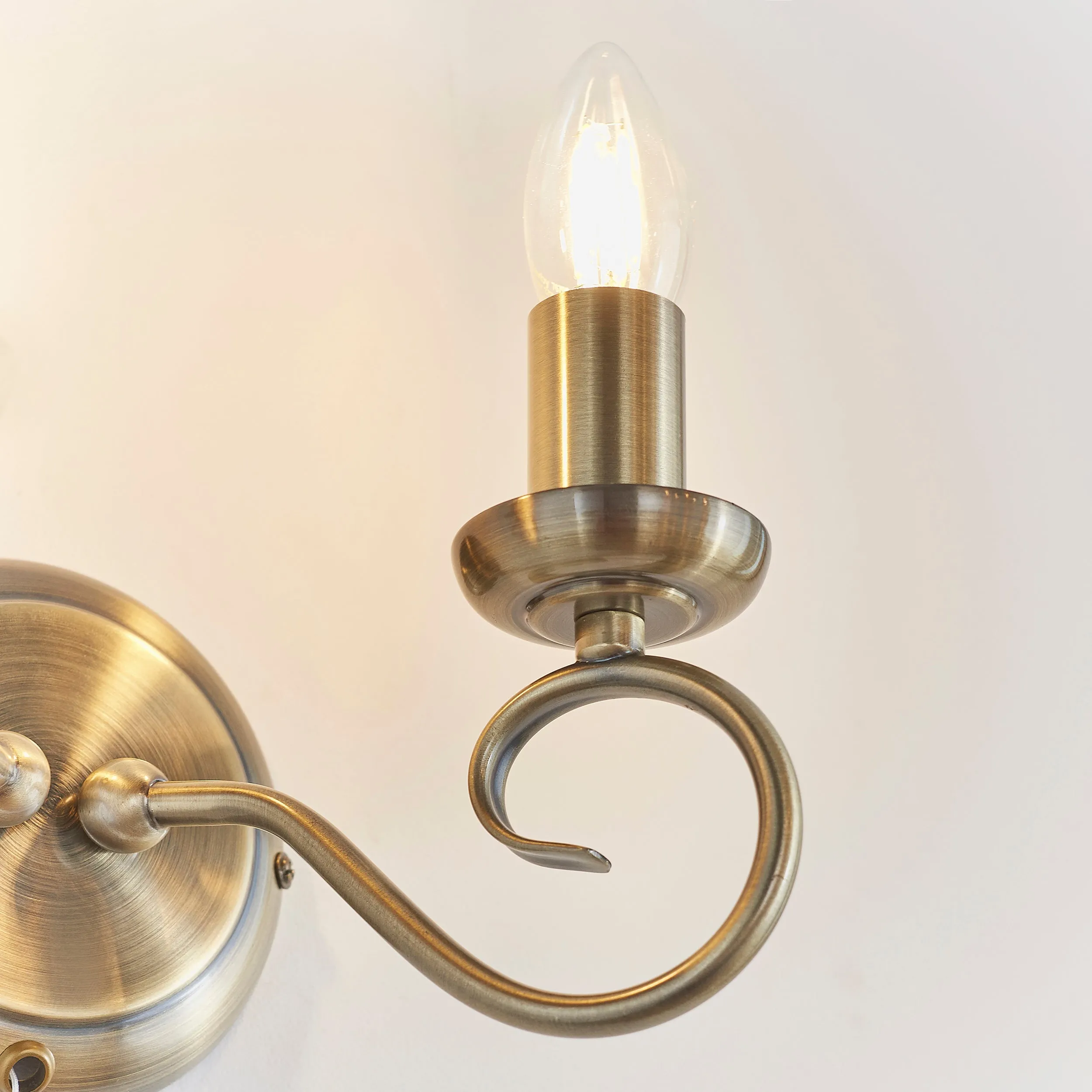 Endon 180-2AN Trafford 2lt Wall Antique brass plate 2 x 60W E14 candle (Required)