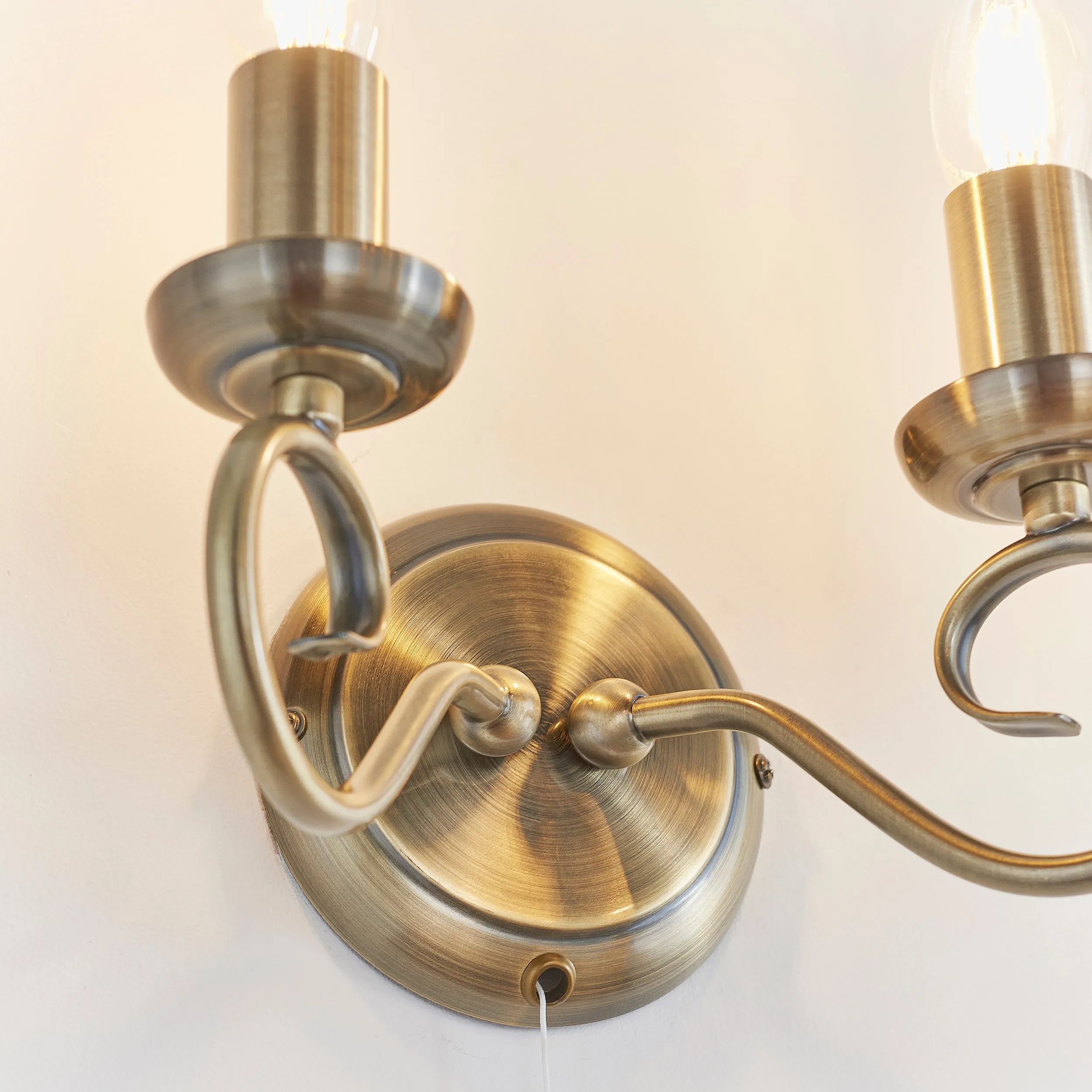 Endon 180-2AN Trafford 2lt Wall Antique brass plate 2 x 60W E14 candle (Required)