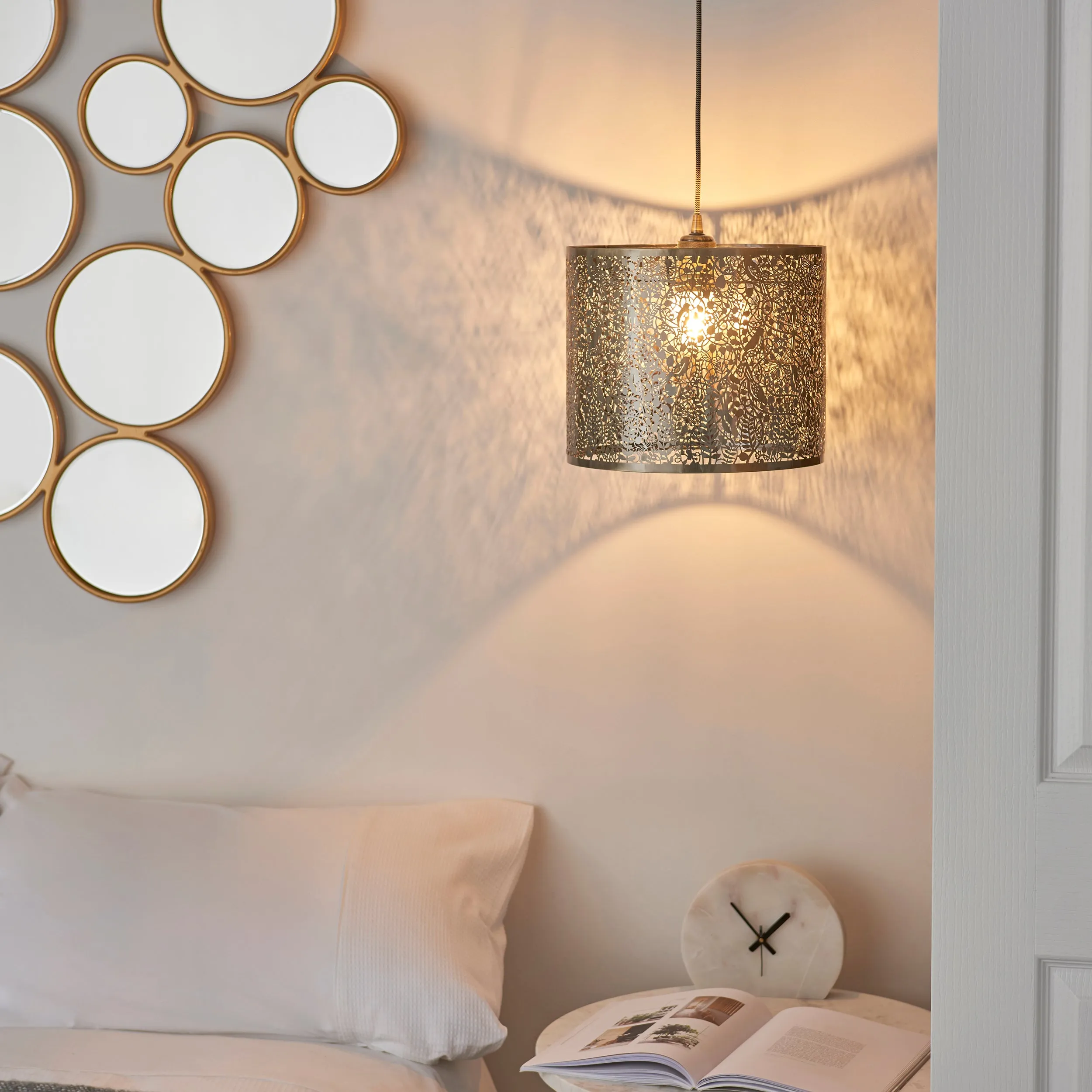 Endon 70103 Secret garden 1lt Pendant easyfit Antique brass plate 10W LED E27 or B22 (Required)