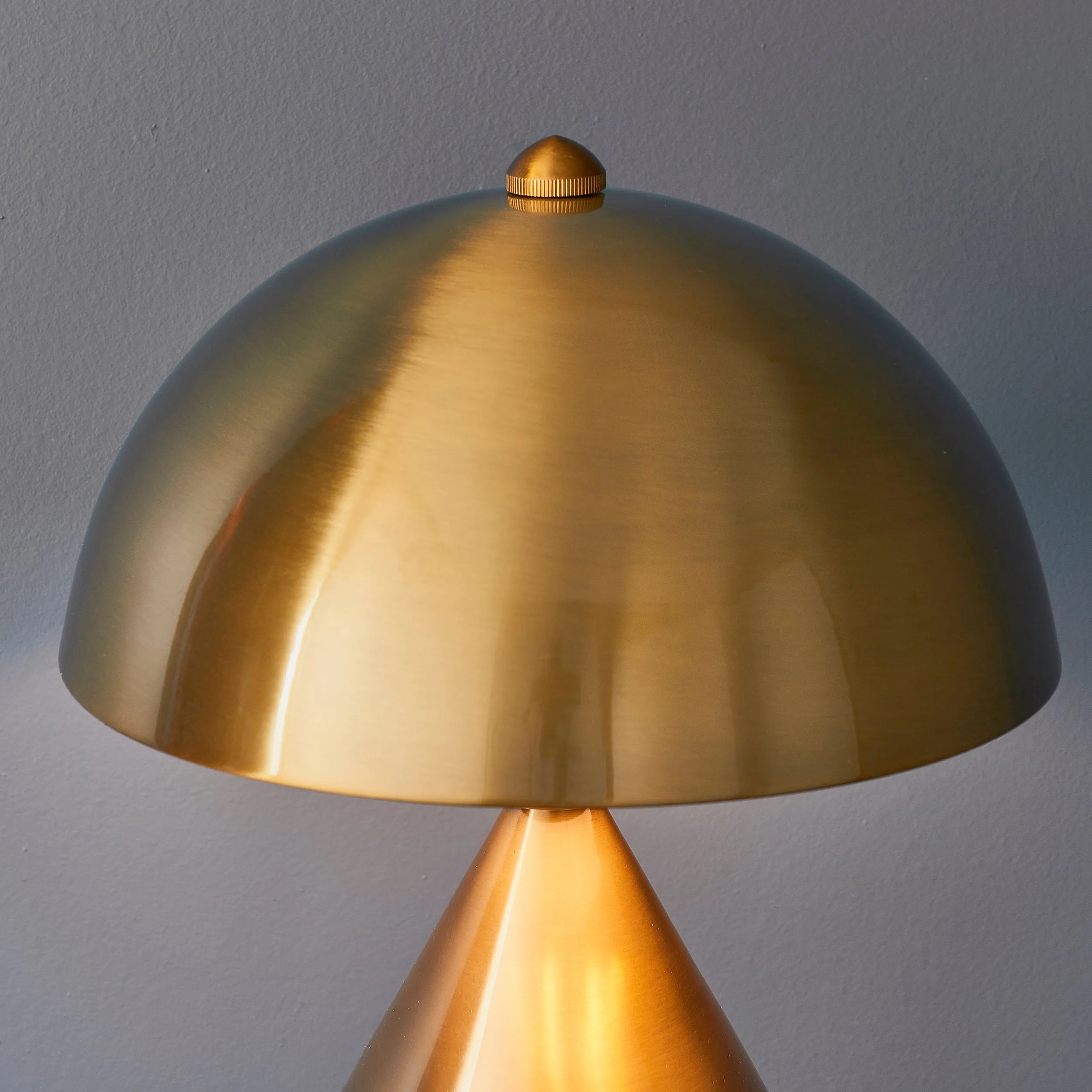 Endon 90522 Nova 1lt Table Antique brass plate 60W E27 GLS (Required)