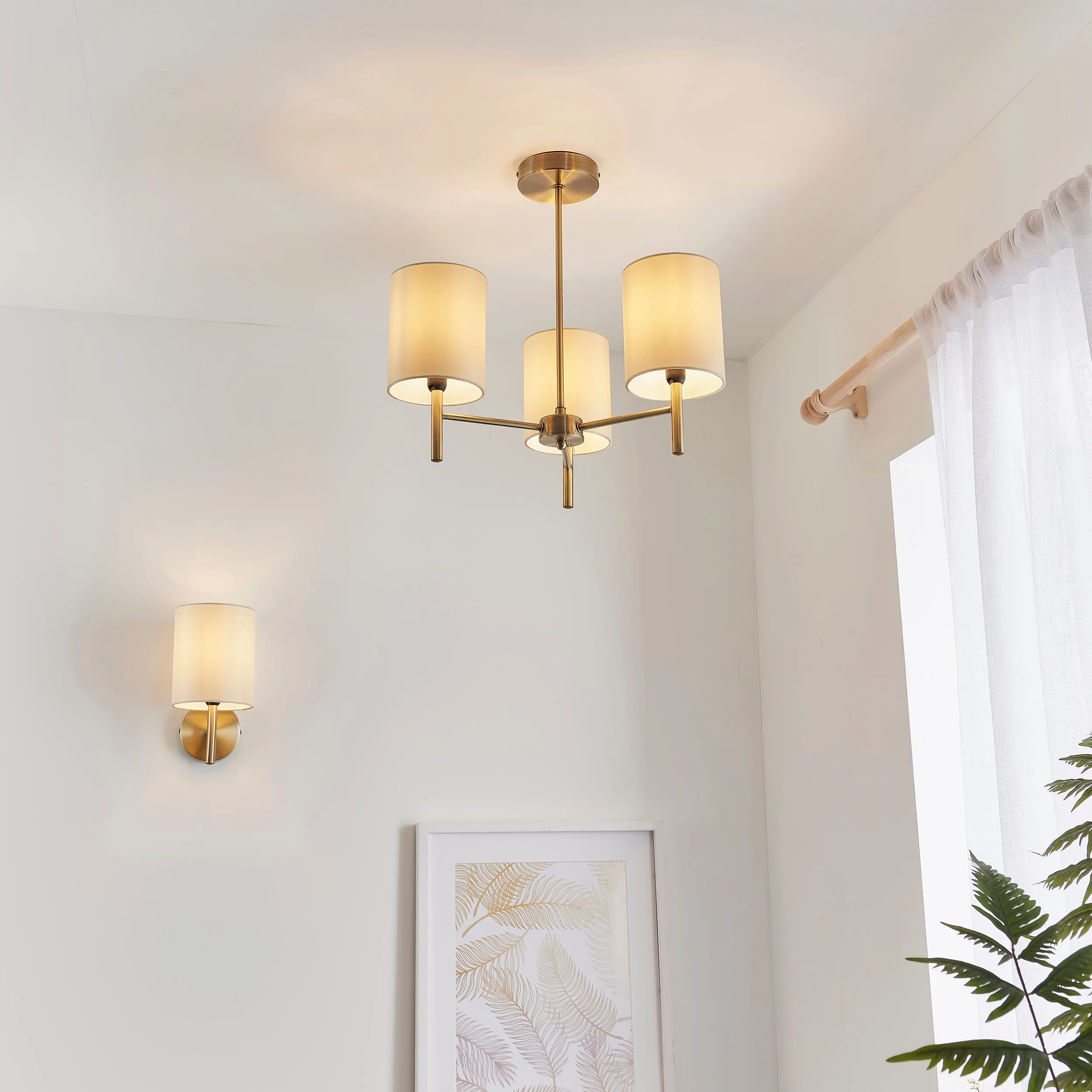 Endon BRIO-1WBAB Brio 1lt Wall Antique brass plate & cream fabric 40W E14 golf (Required)