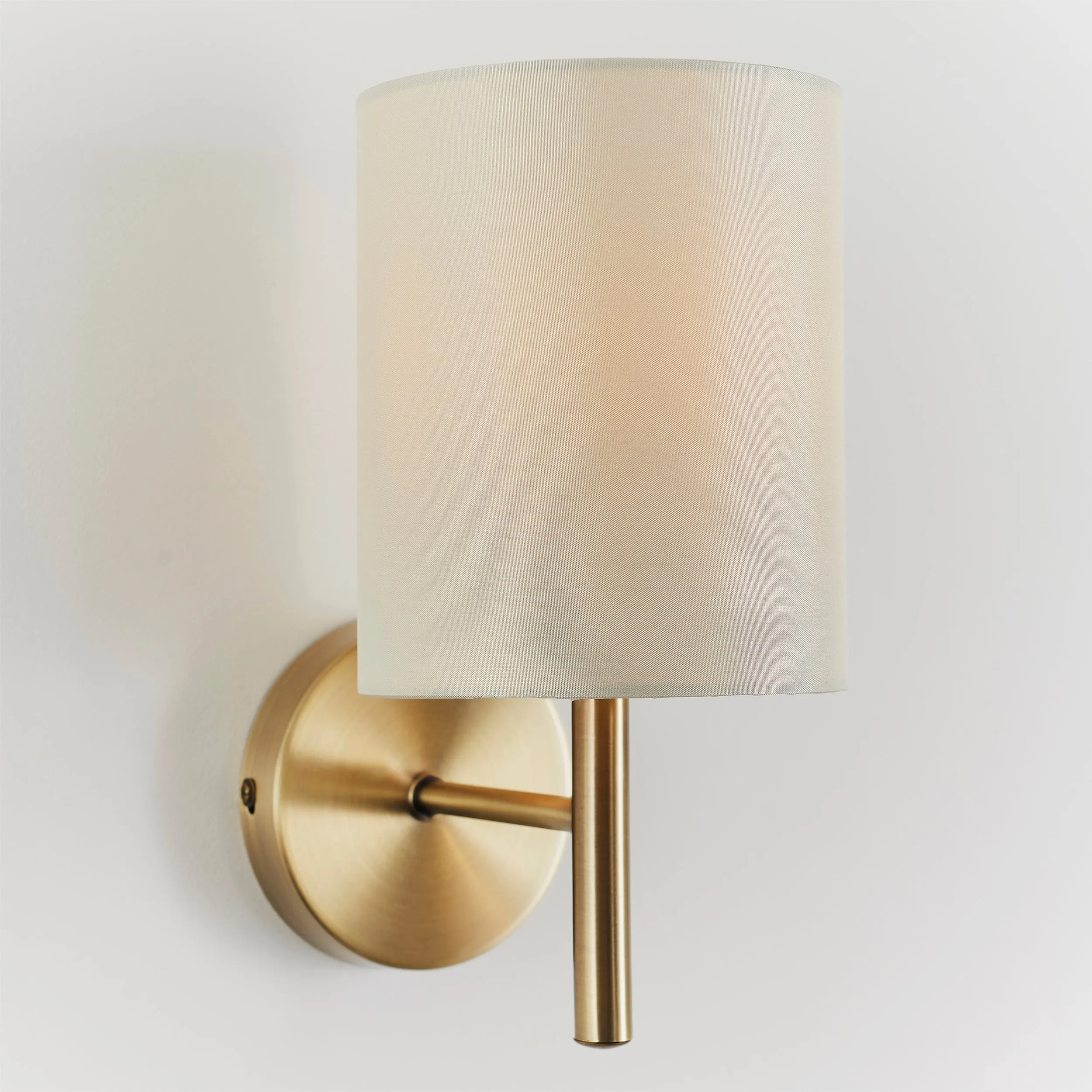 Endon BRIO-1WBAB Brio 1lt Wall Antique brass plate & cream fabric 40W E14 golf (Required)