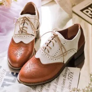 Fashion Vintage Leather Black And White Cutout Carved Lace Up Low Heel Oxford Brogue Flat Shoes For Women Plus Size Casual Shoe