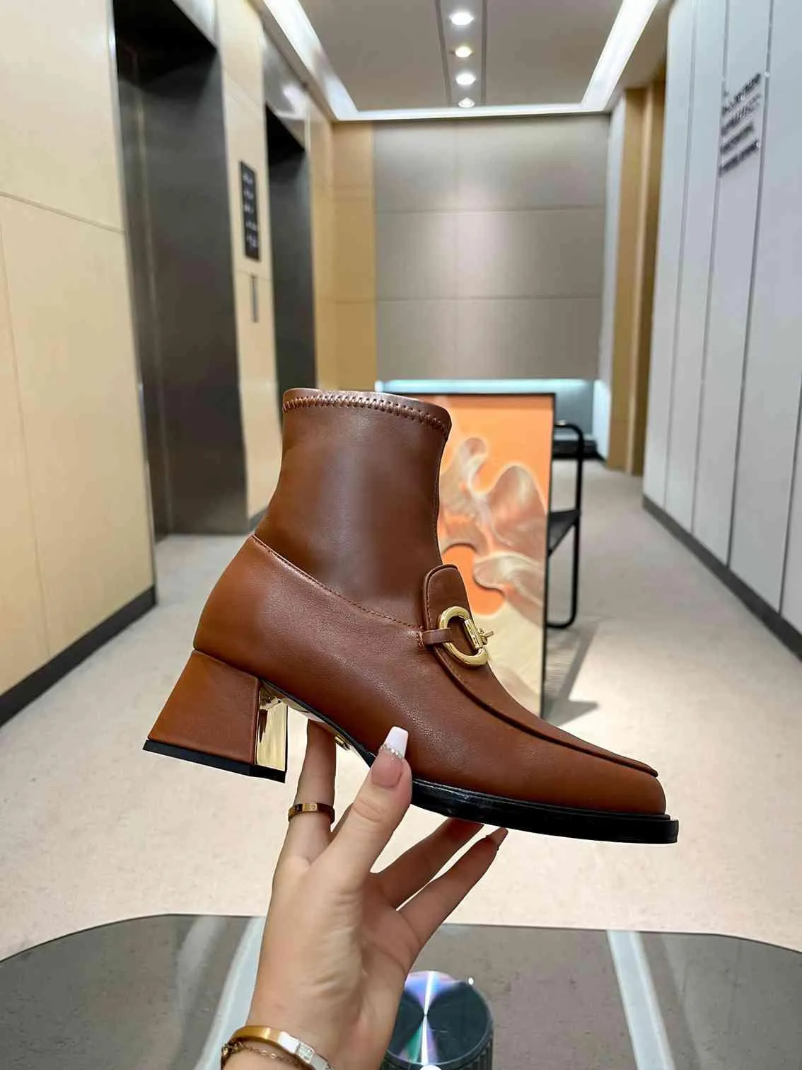 GG HORSEBIT PLAQUE ANKLE BOOTS BROWN 719830 1DO50 2347