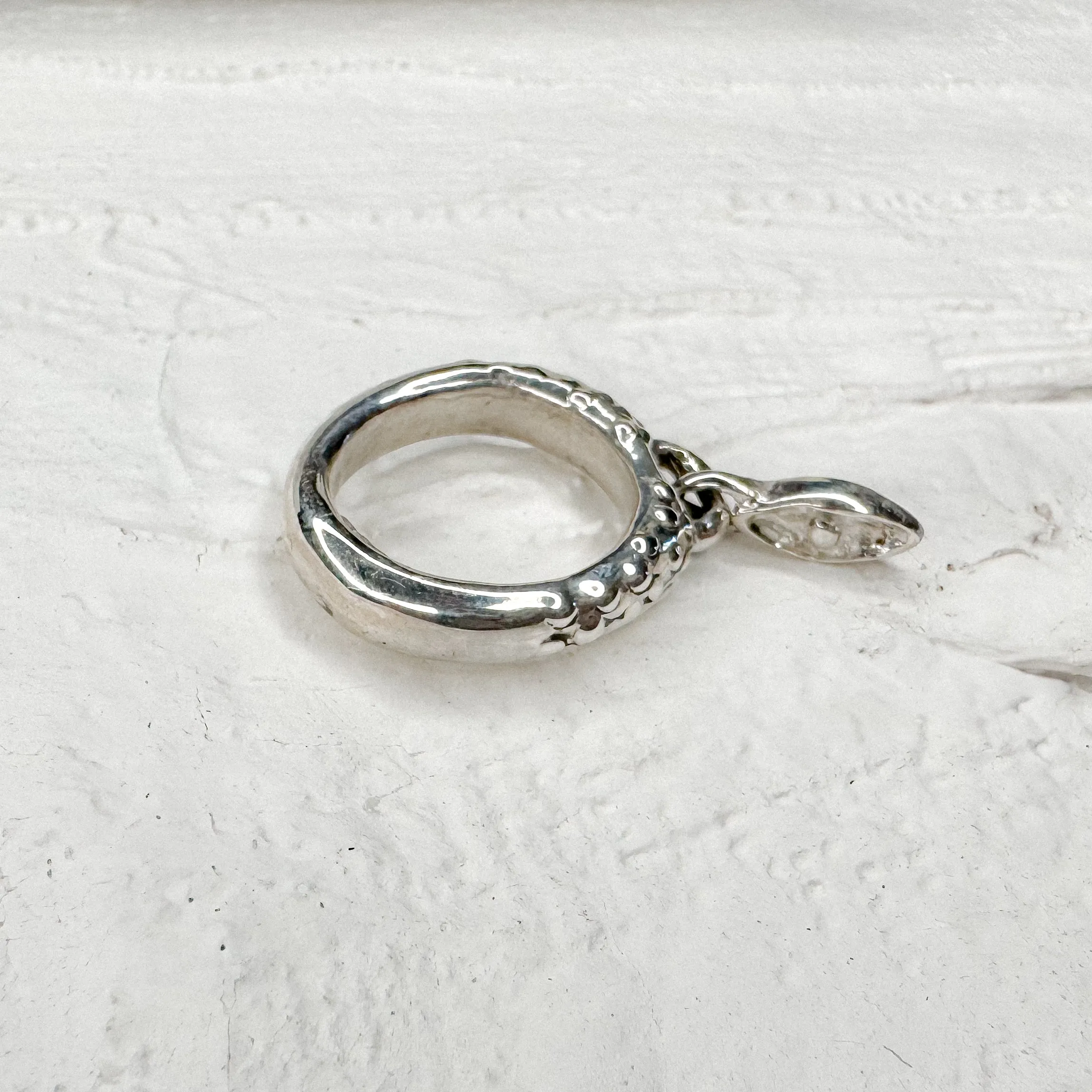 Hanging One Eye Ring