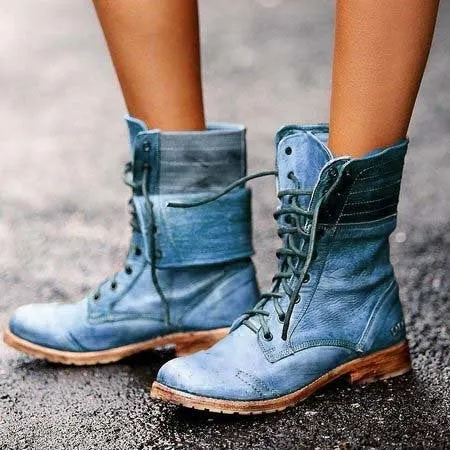 Hannah - Elegant boots with lace-up front
