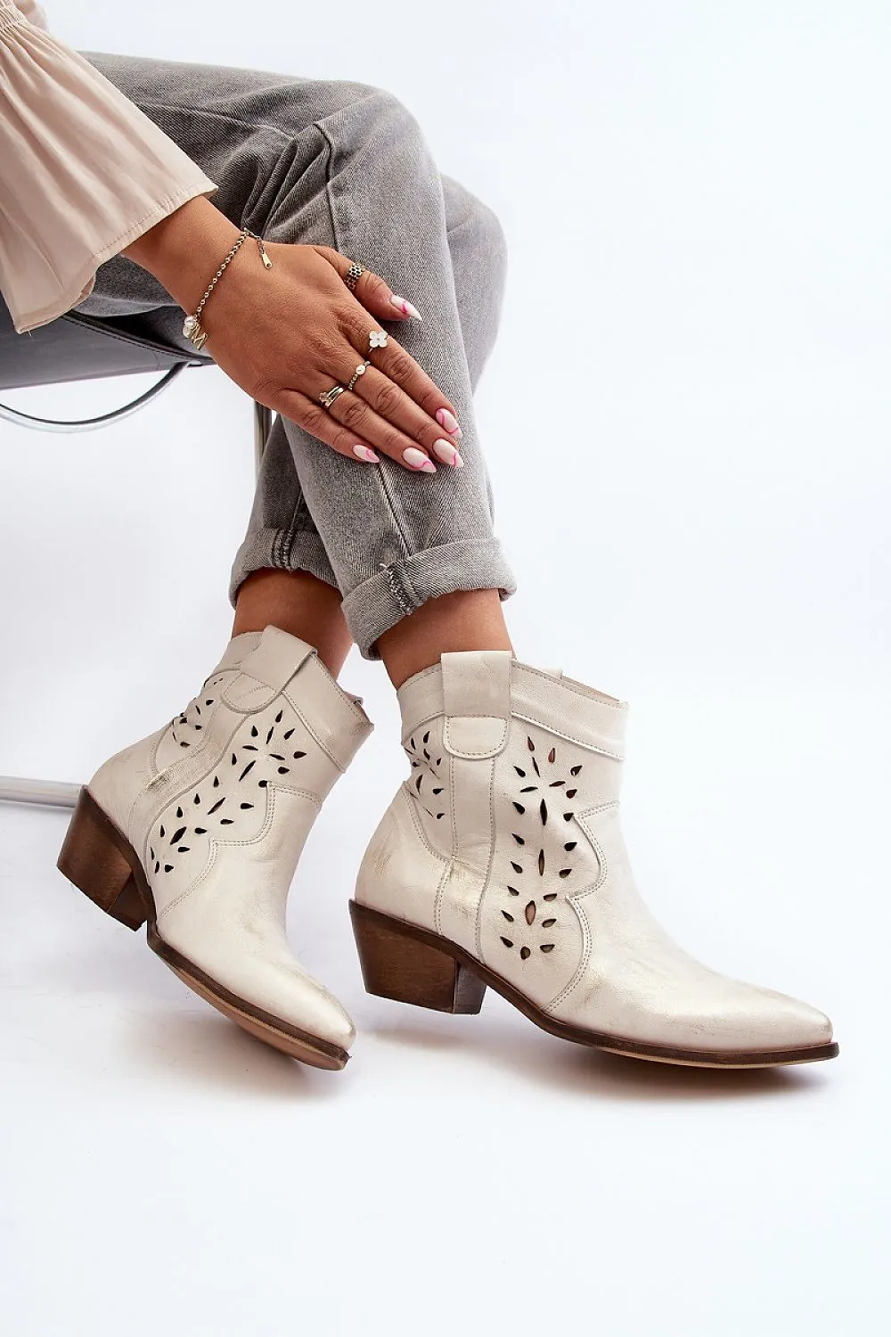 Heel boots