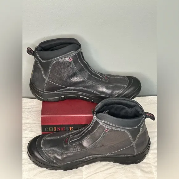 Men’s Clark’s Black Waterproof Leather Upper Front Zip Boot 13M