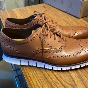 Men’s Cole Haan ZEROGRAND LIGHTWEIGHT SHOES SZ 8.5.  Nice used condition.