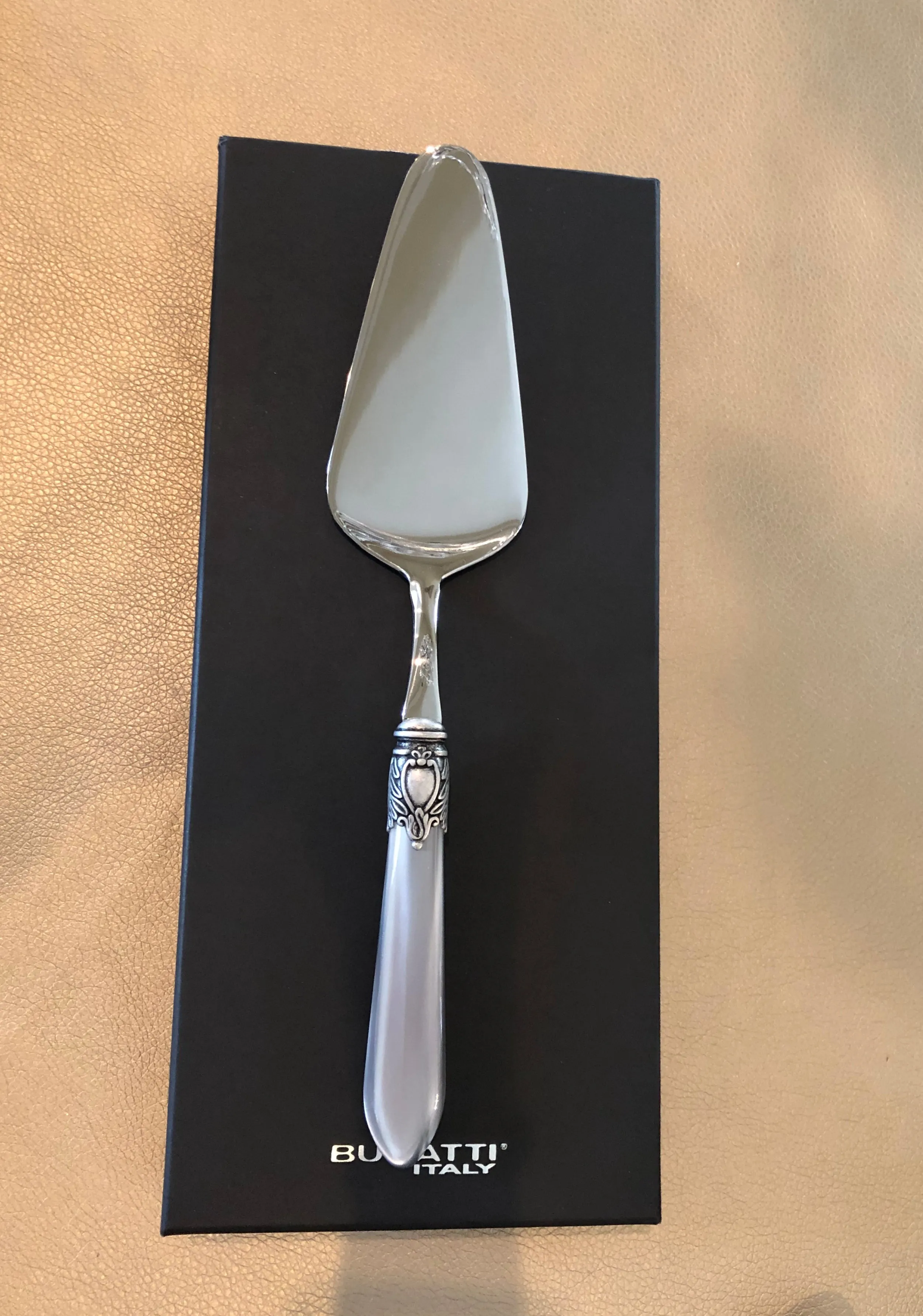 Oxford Antique Mother Of Pearl Cake Server