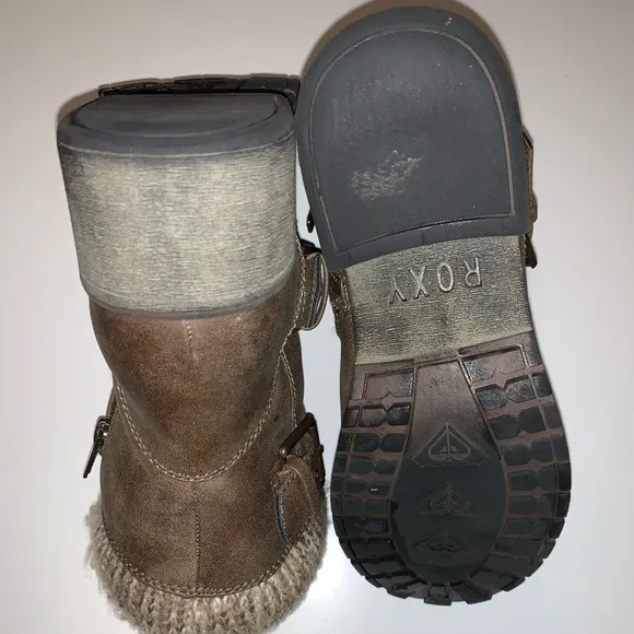 Roxy Scout Bootie 8.5