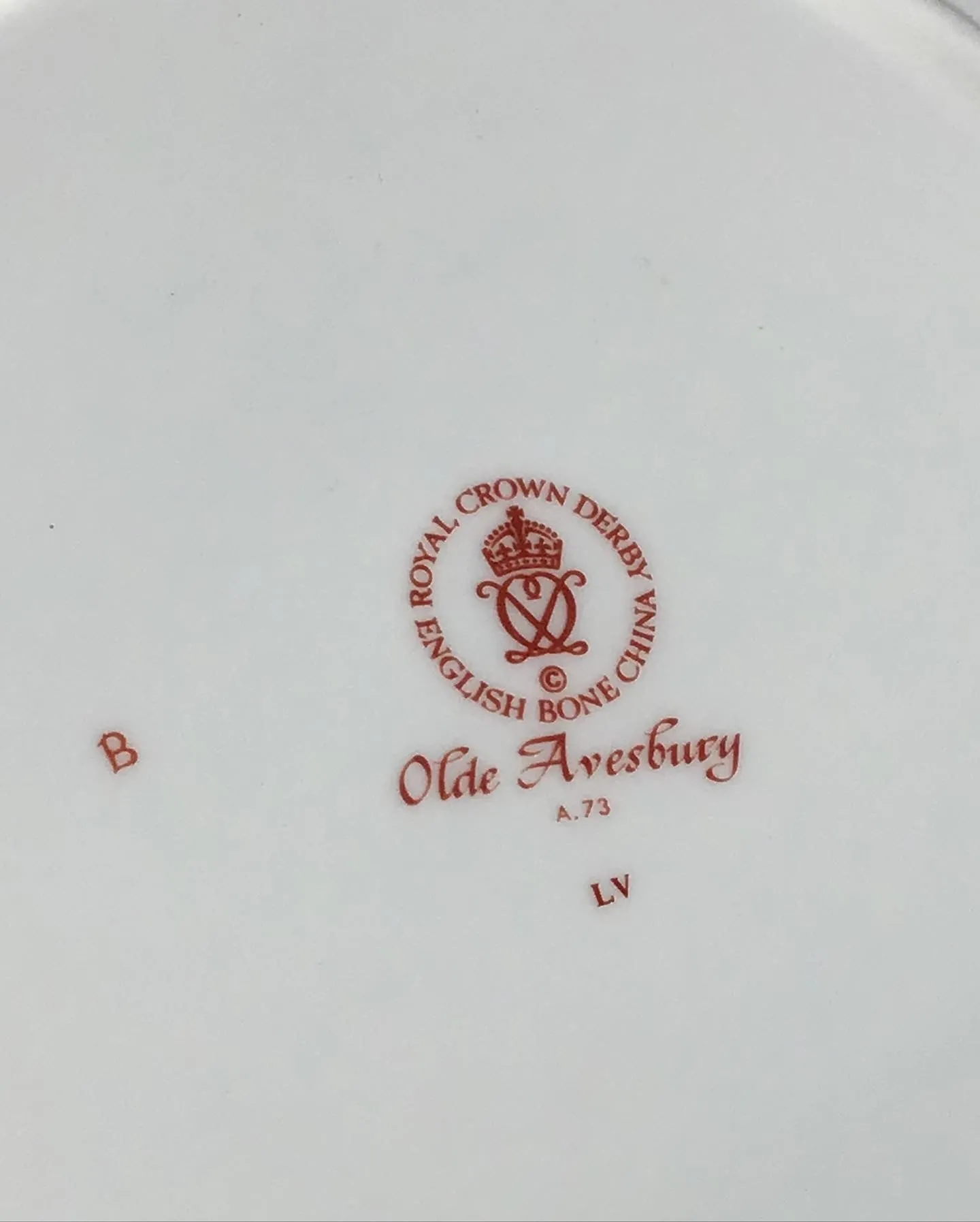 Set of 50 pcs. Royal Crown Derby England Olde Avesbury Pattern Fine China