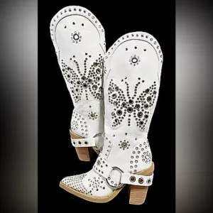Size‎ 5……….Stunning Off White Grommeted Cowboy Boots. New……Current Mood