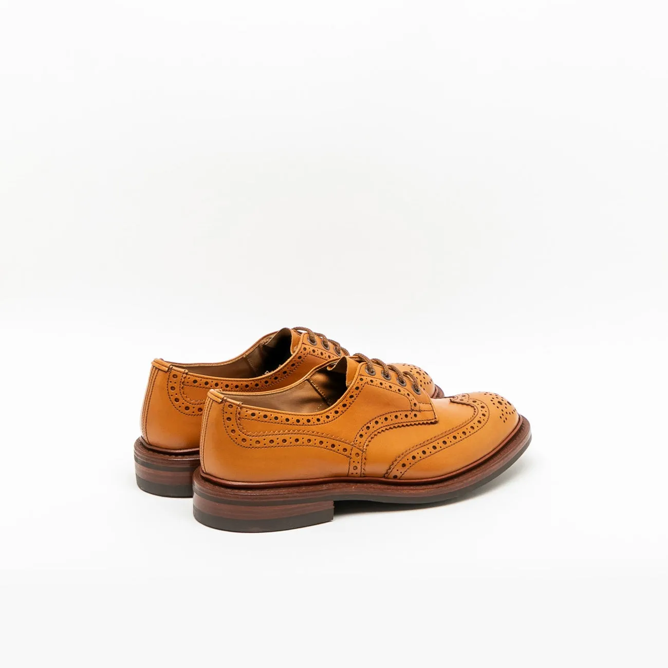 Stringata derby Tricker's Bourton in pelle color cuoio (Suola Dainite)