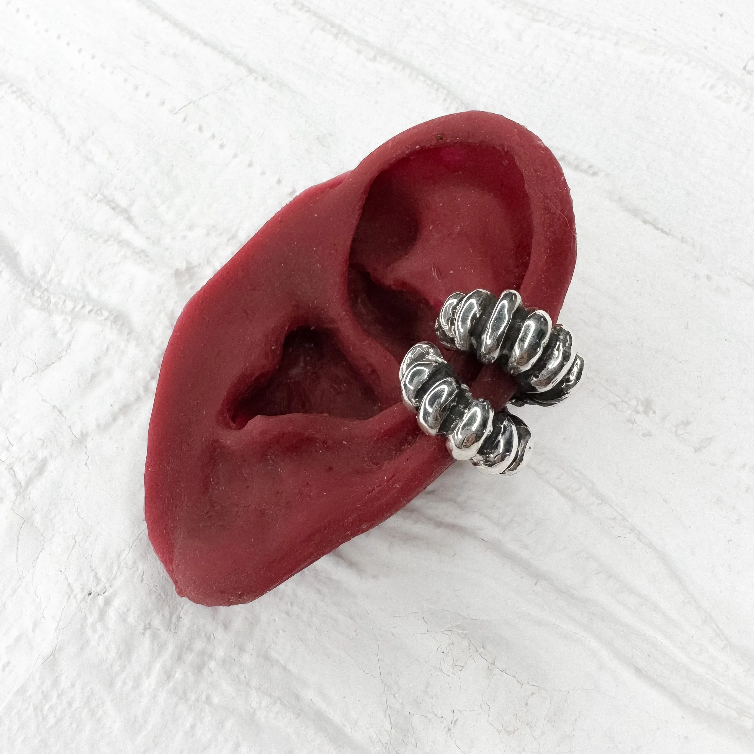 SWALLOWTAIL EAR CUFF