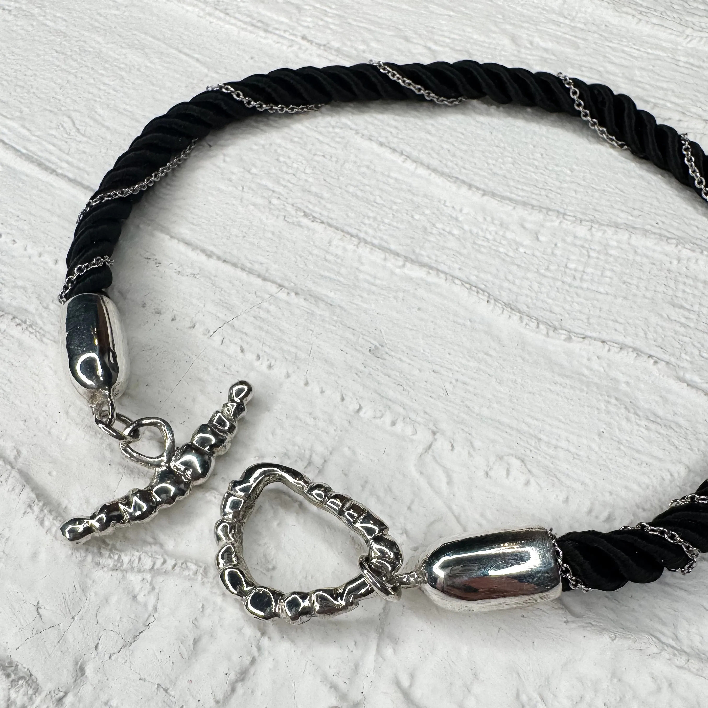 The Garden Key chocker necklace