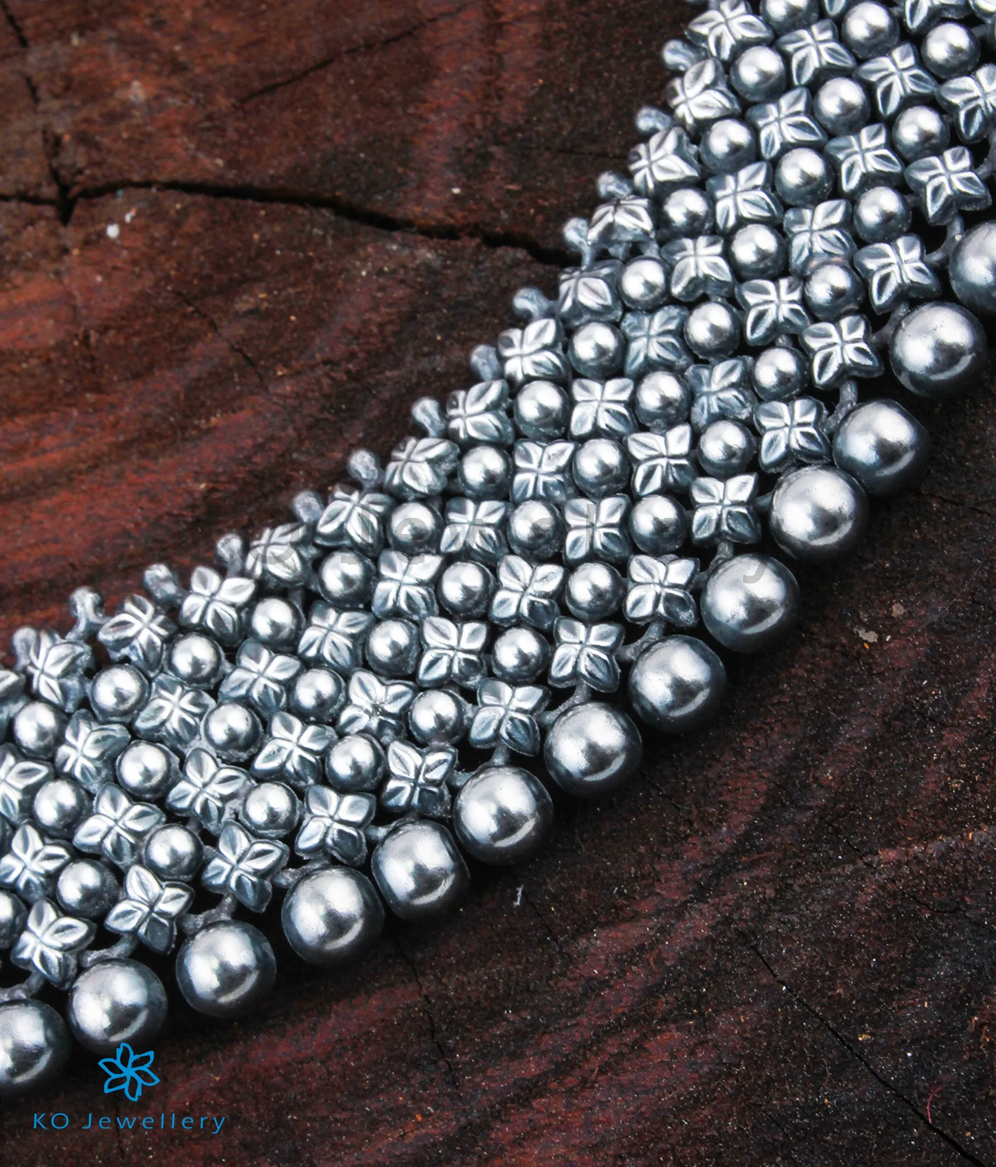 The Sahityam Antique Silver Necklace (Oxidised)