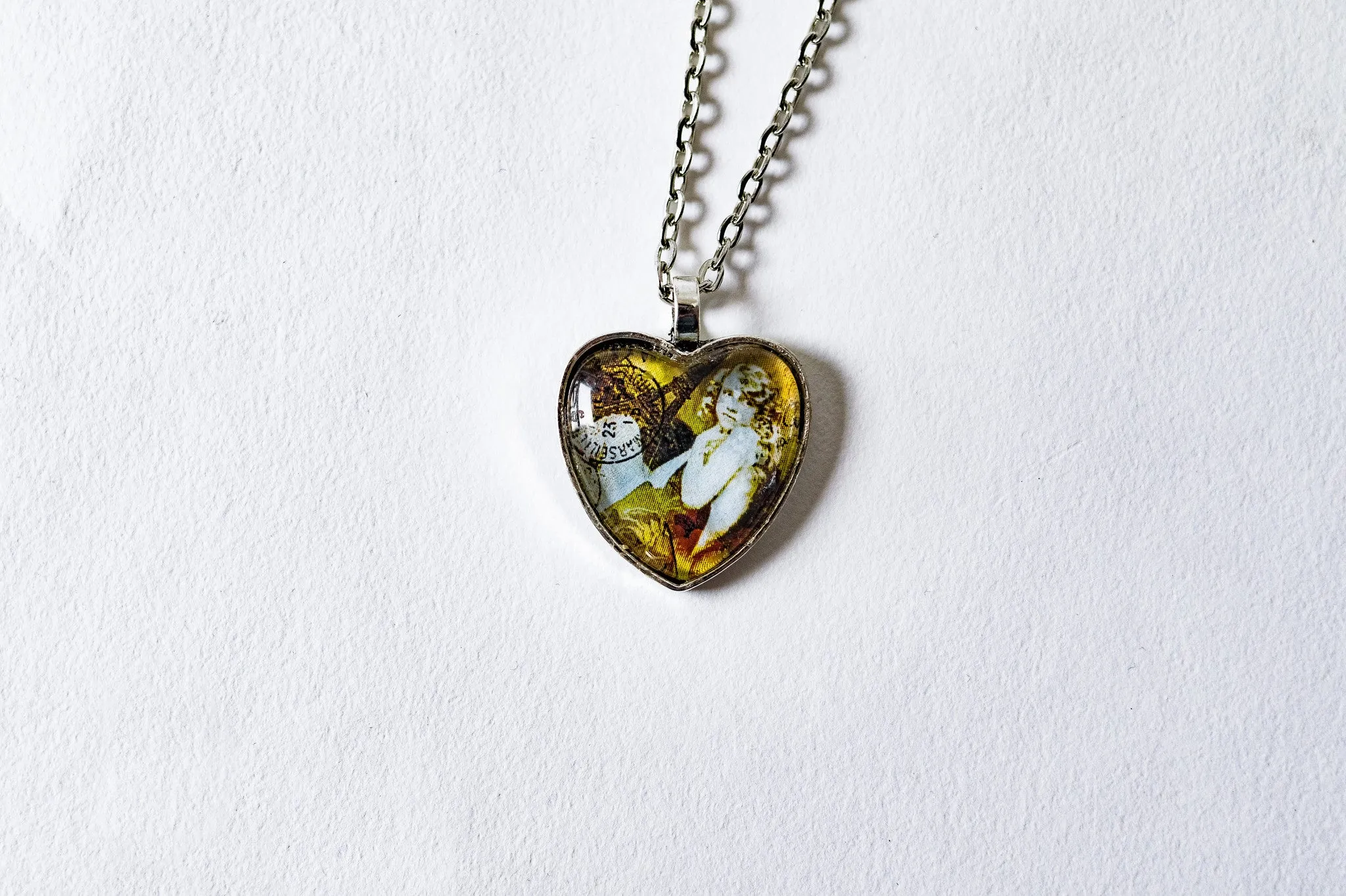 The Shy Lady Cabochon Necklace