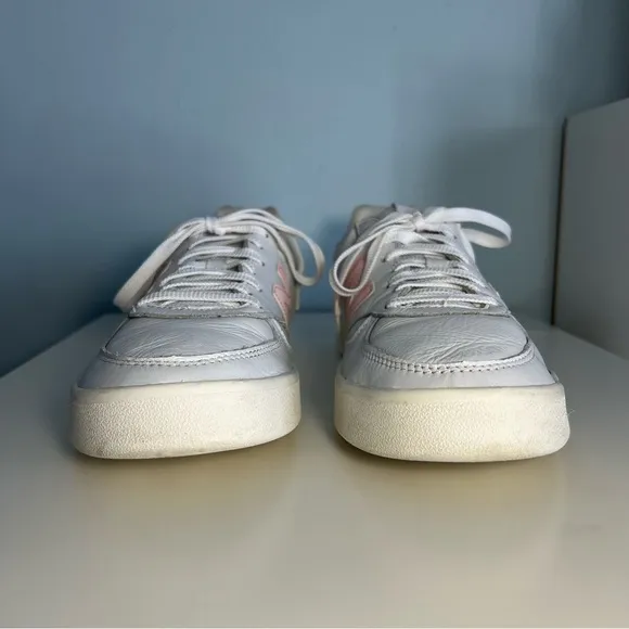 UNISEX - New Balance White Leather Shoes in Original Box - Mens Size 9